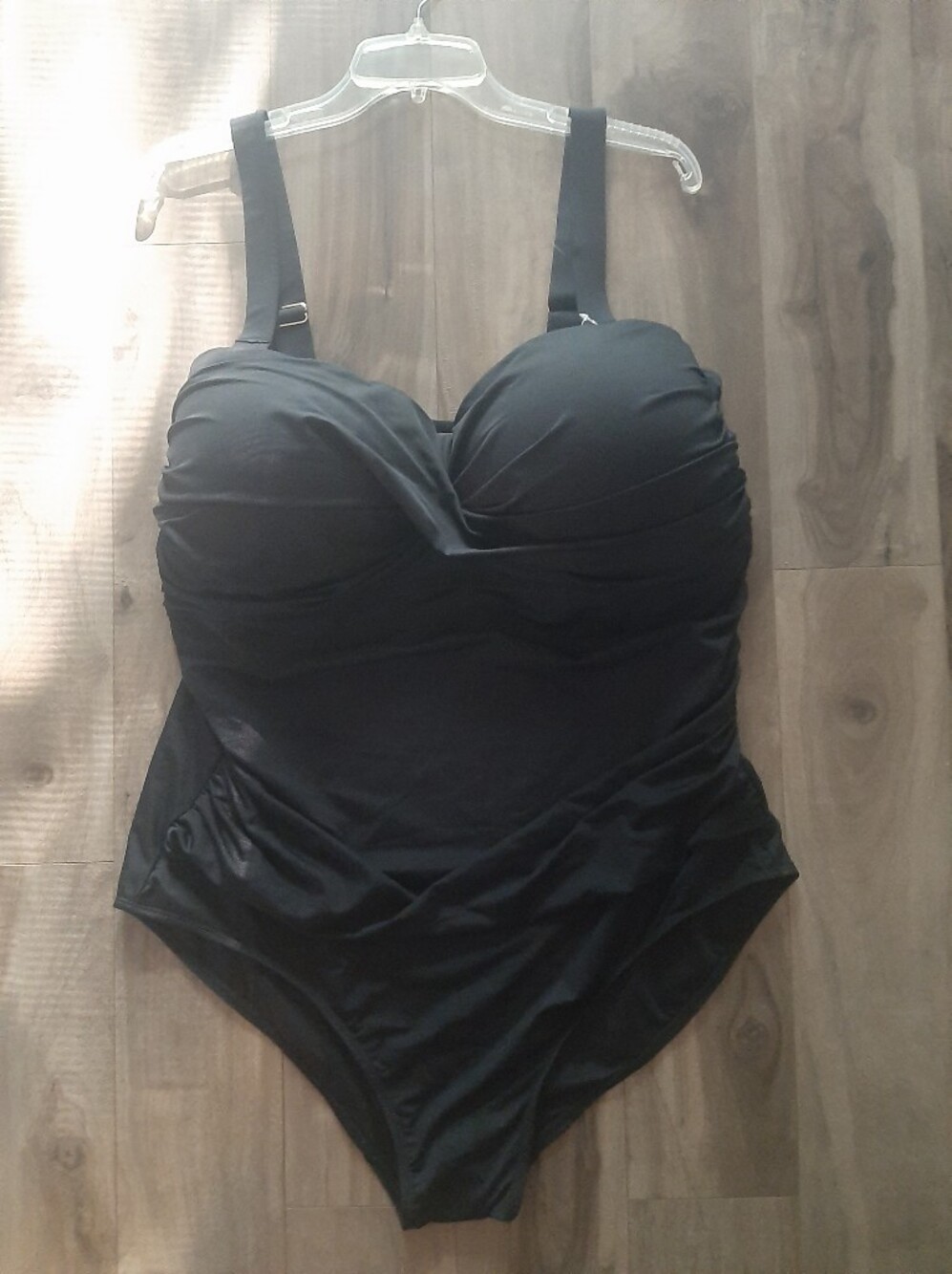 New with Tags Anne Cole Twist Front Black Swimsuit Women's Size 24